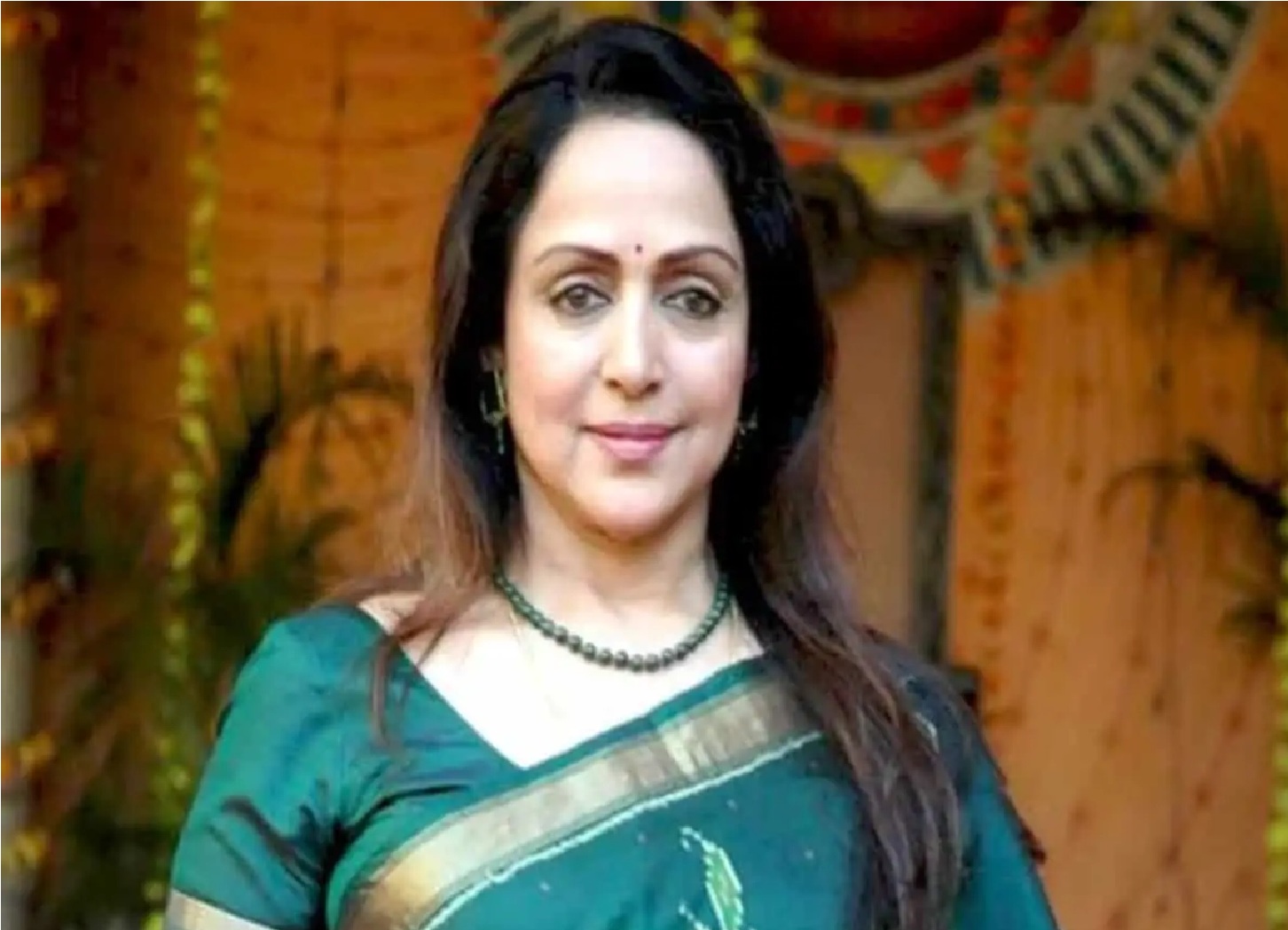 हेमा मालिनी बोलीं- सुप्र‍िया श्रीनेत को गरिमा का...कंगना रनौत साहसी और बेबाक, एक्‍ट्रेस राजनीति के लिए फिट